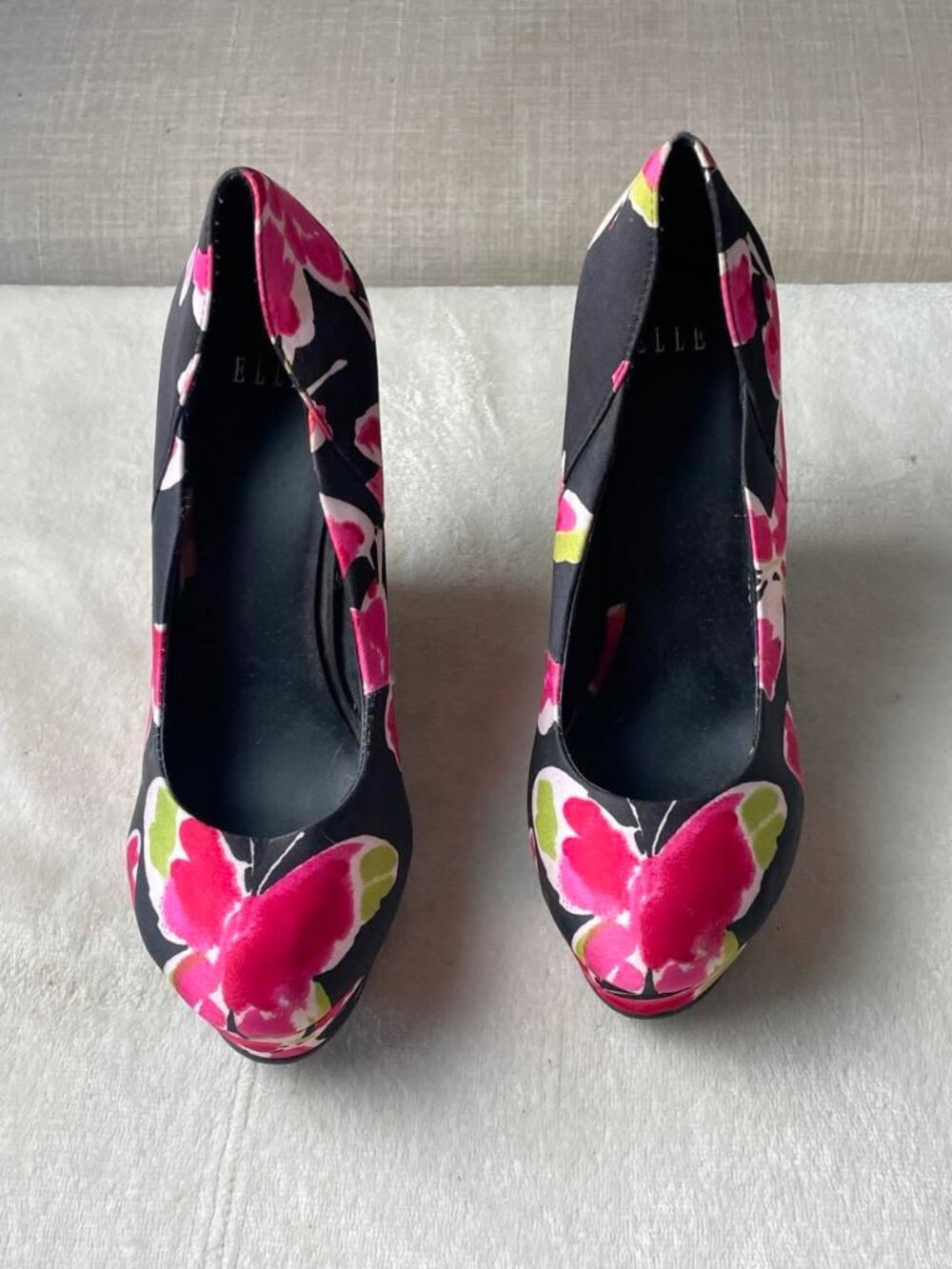 EUC Elle Jessica Black Satin Butterfly Floral Heels size 7